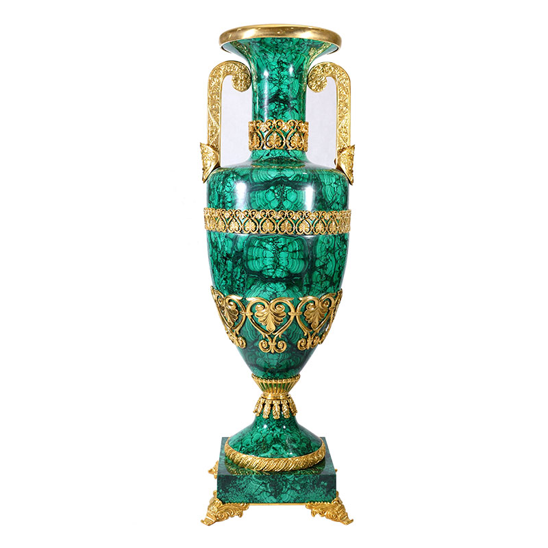 Увеличенная малахитовая ваза «Лев»